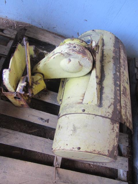 lot 5 image: John Deere Tiller Attachment