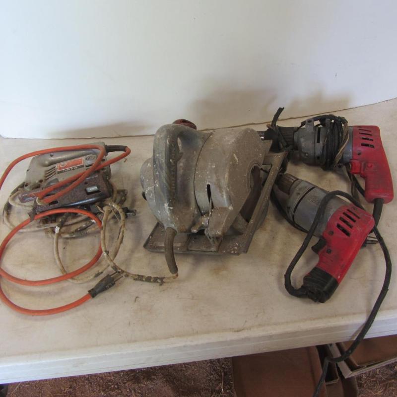 lot 58 image: Circular Saw, Milwaukee Drill