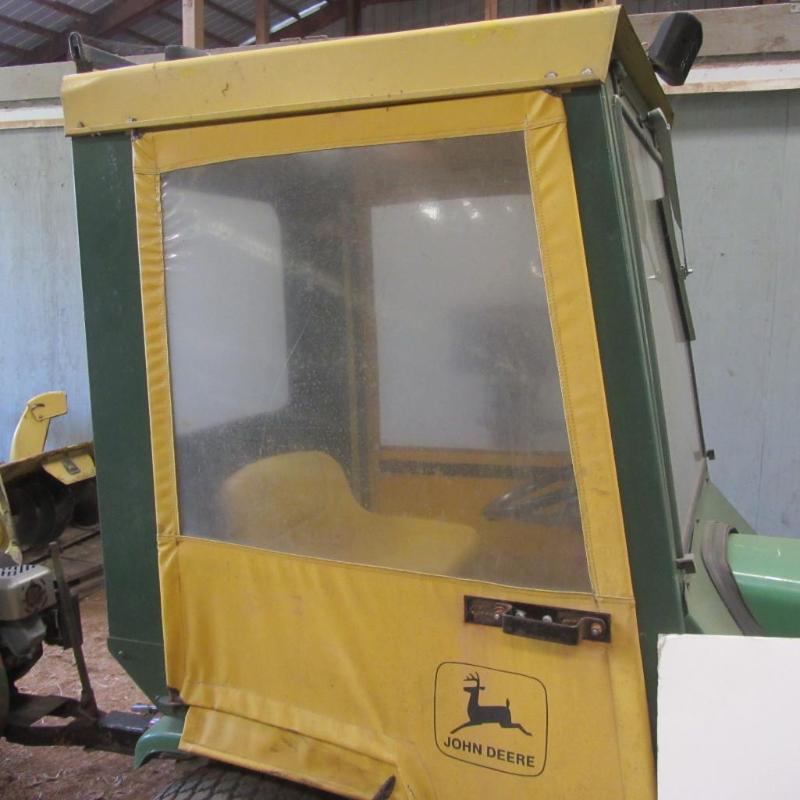 lot 6 image: Cozy Cab - Fits JD 314