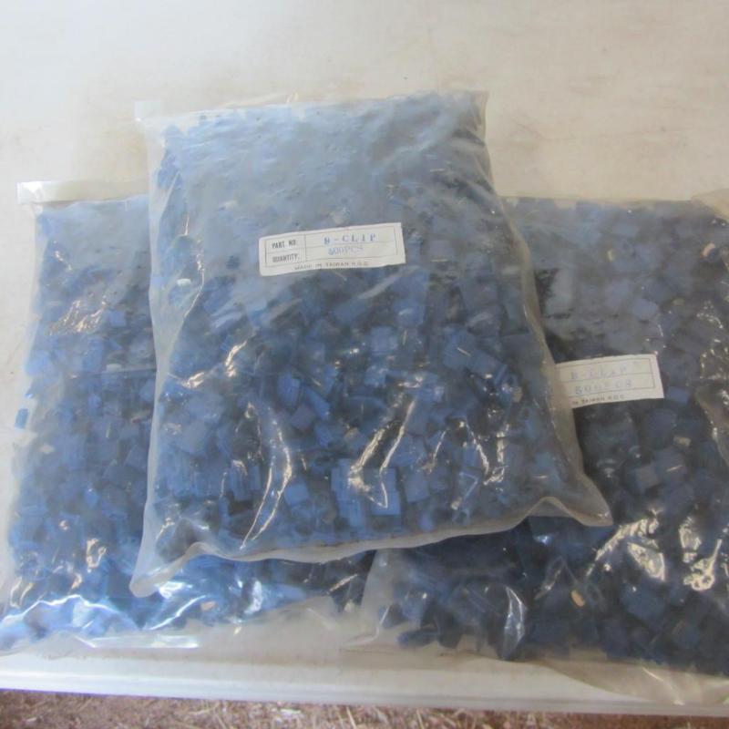 lot 75 image: Blue Wire Taps