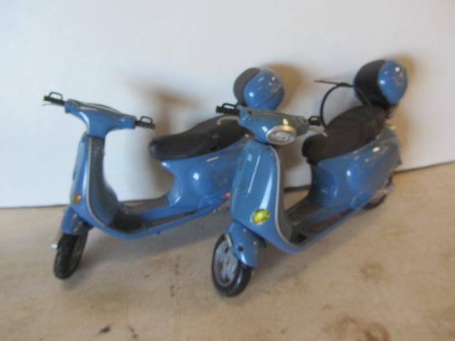 Barbies My Scene Mopeds