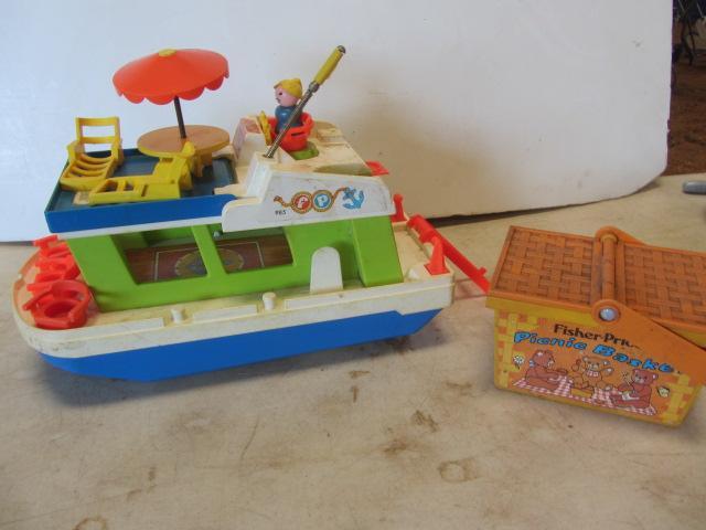 Happy Houseboat, Picnic Basket