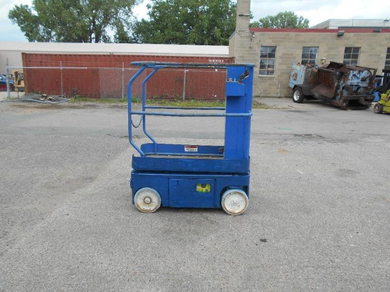 Upright  Snorkel TM-12 Lift. 197 Hours. NO RESERVE