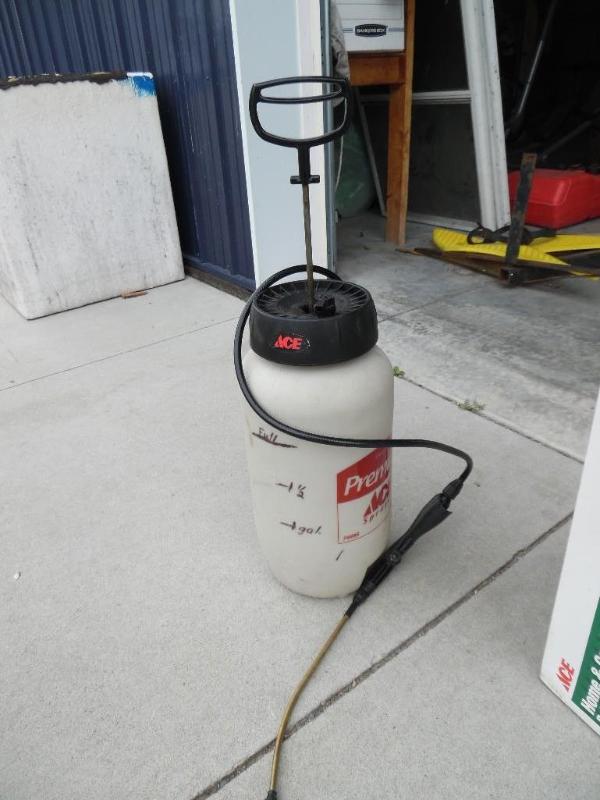 2 Gallon Home and Garden Sprayer