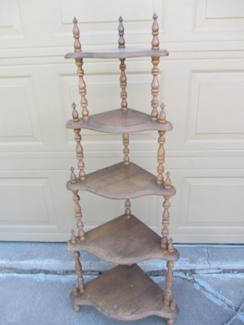 Etagere Corner Shelf