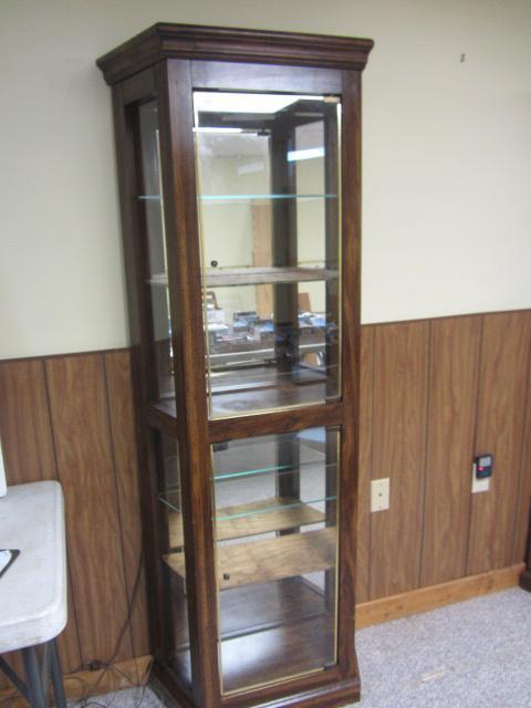 lot 1 image: Curio Cabinet