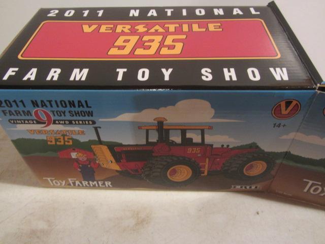 lot 107 image: Versatile 935, Steiger Tiger Toy Tractors