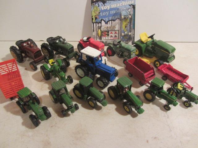 lot 112 image: Ertl & Resin John Deere Toys