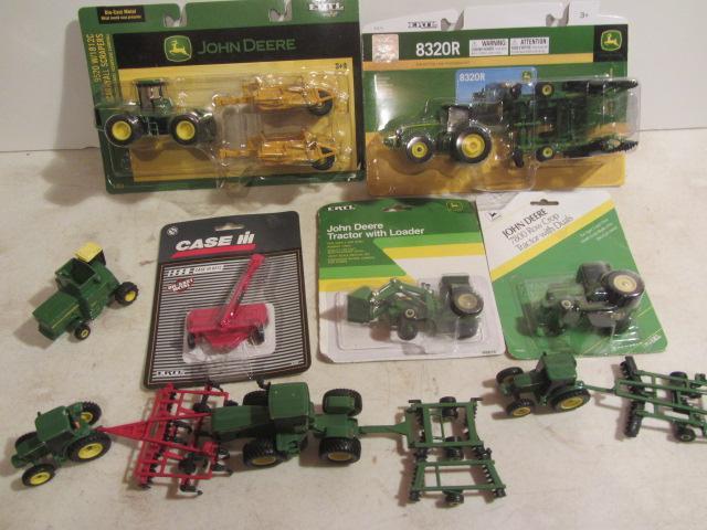 lot 113 image: John Deere & Case Toys
