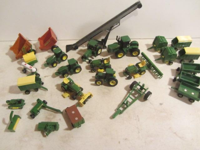 lot 114 image: John Deere Toy Tractors & Implements