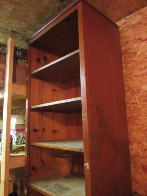 lot 12 image: Pine Shelf