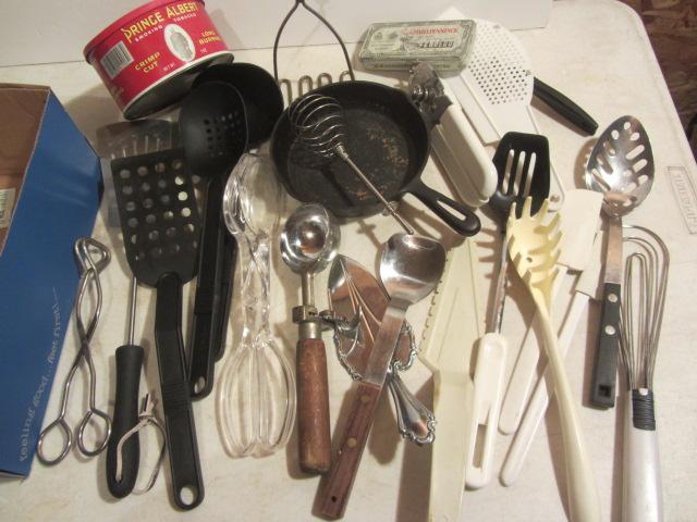 lot 185 image: Arnold Scoop, Kitchen Utensils