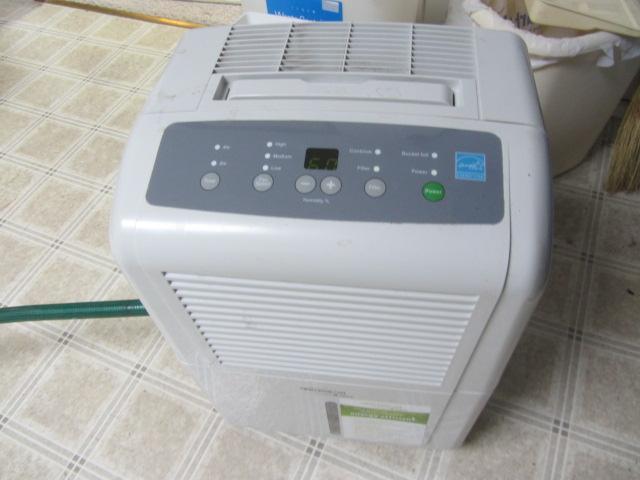lot 223 image: Soleus Air De-Humidifier