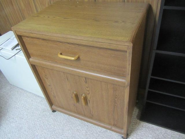 lot 224 image: Mobile Cabinet