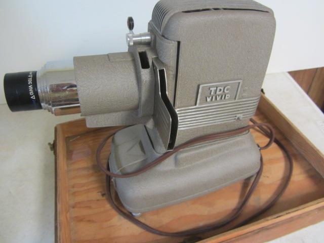 lot 256 image: Vintage Slide Projector