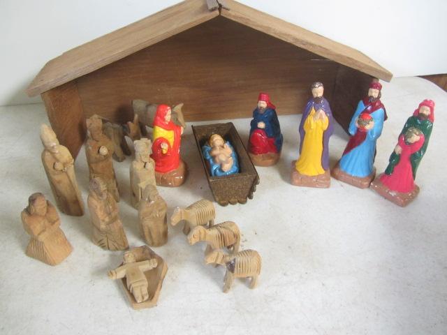 lot 261 image: Nativity Sets