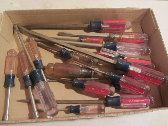 lot 42 image: Craftsman Screwdrivers
