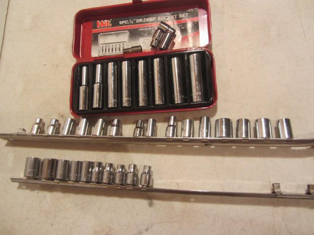 lot 53 image: Craftsman 14 Sockets