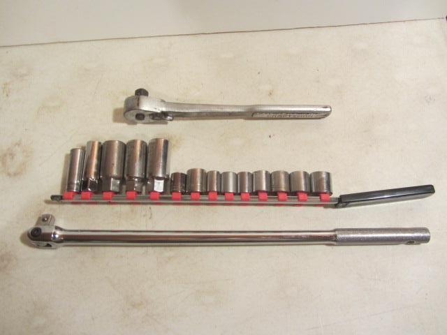lot 56 image: Craftsman 12 Sockets