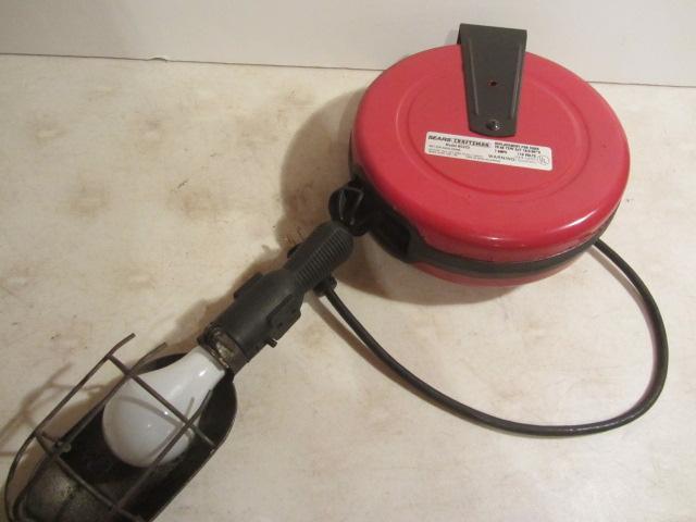 lot 66 image: Craftsman Cord Reel Light