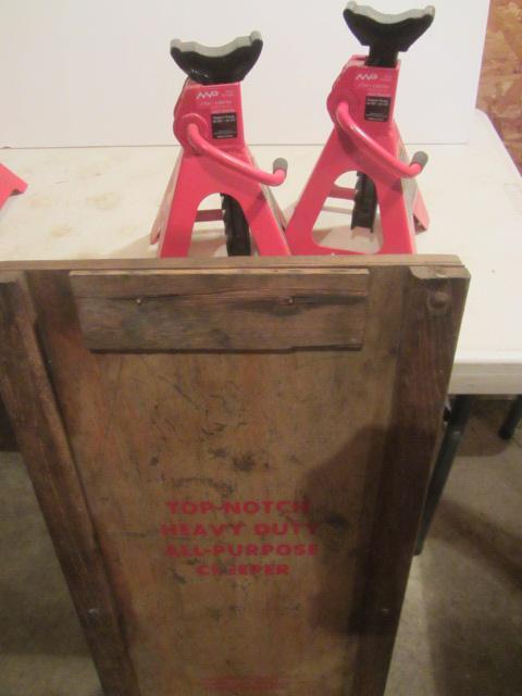 lot 81 image: 2-Ton Jack Stands, Creeper