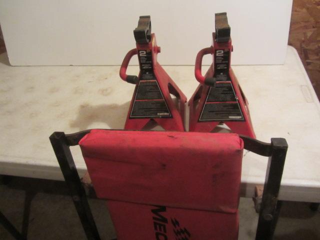 lot 82 image: Team 2-Ton Jack Stands, Creeper