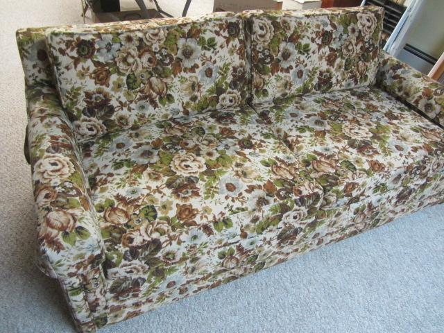 lot 9 image: Sofa Hidabed