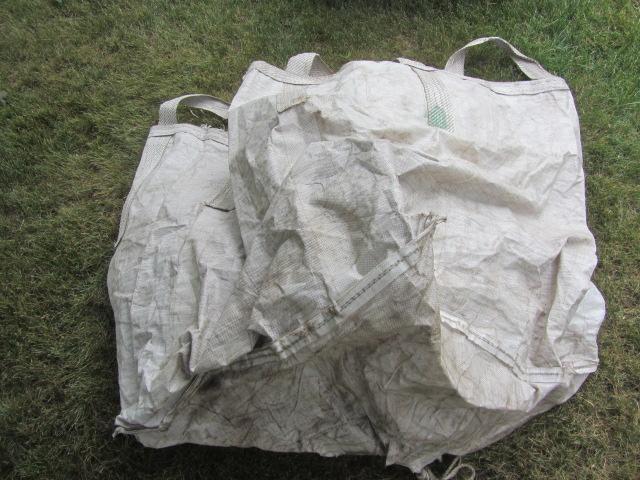lot 99 image: 4x4ft Leaf Bags