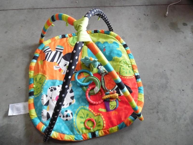 Infant play mat