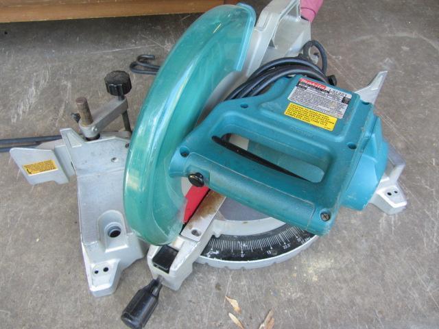 lot 106 image: Makita Compound Miter Saw