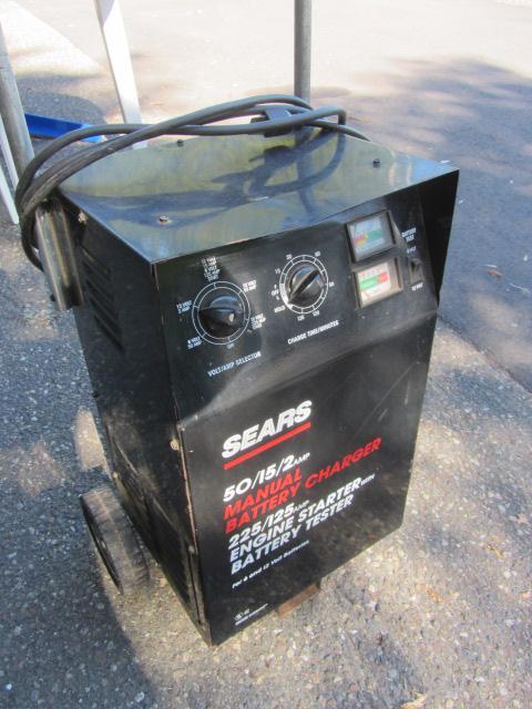 lot 110 image: Craftsman Battery Charger