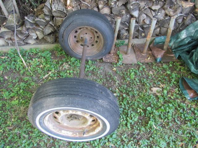 lot 117 image: Dock Stands & Wheel Dolly