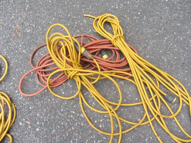 lot 160 image: Power Cords