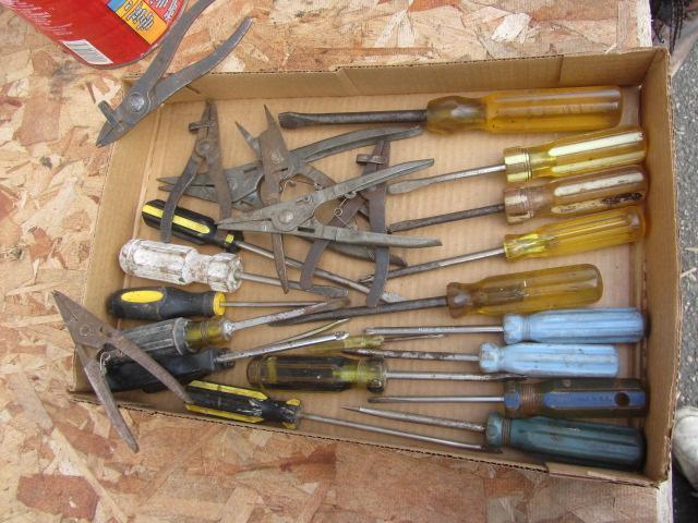 lot 169 image: Screwdrivers, Snap Ring Pliers