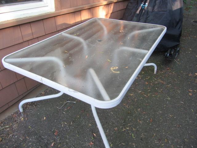 lot 19 image: Glass Top Patio Table