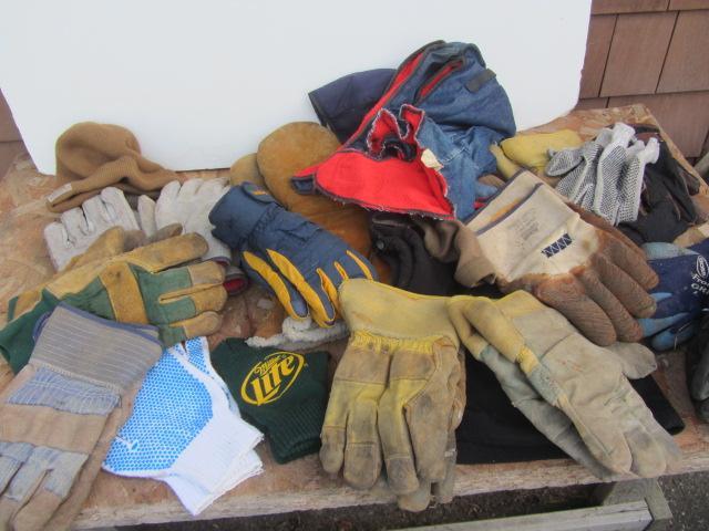 lot 224 image: Leather, Insulated Gloves, Head Cover