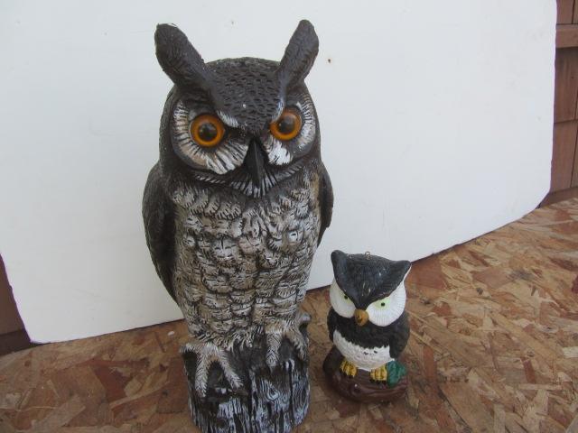 lot 238 image: Owl Decoy & Musical Owl