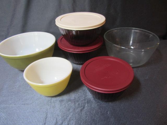 lot 25 image: Pyrex & Visionware Bowls