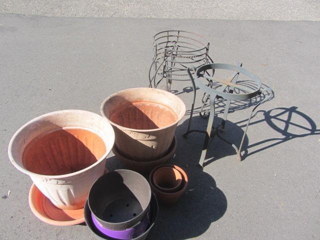 lot 250 image: Plant Stands & Pots