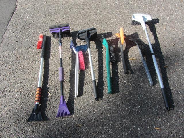 lot 268 image: Auto Brushes & Scrapers