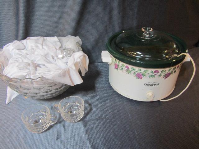 lot 27 image: Crockpot, Punch Bowl Set
