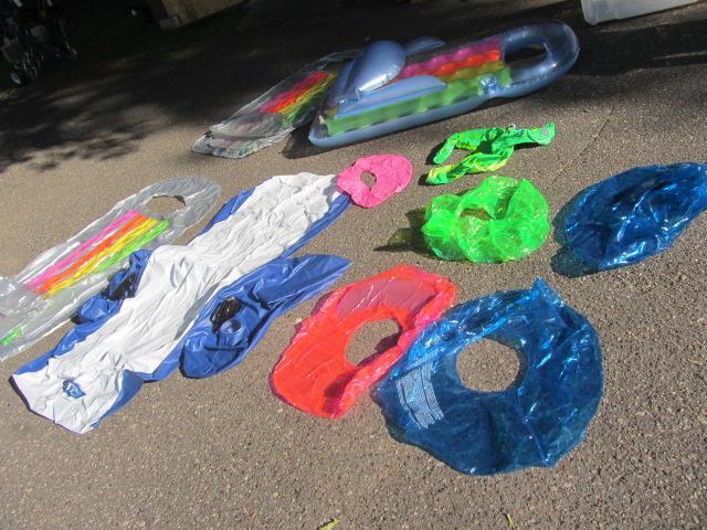 lot 273 image: Inflatables, Floaty Chairs