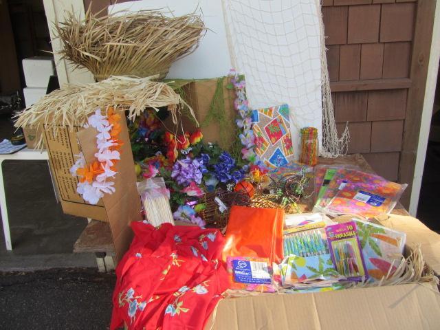 lot 274 image: Hawaiian Party In A Box
