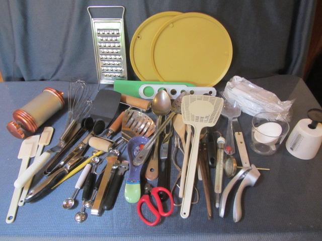 lot 30 image: Kitchen Utensils