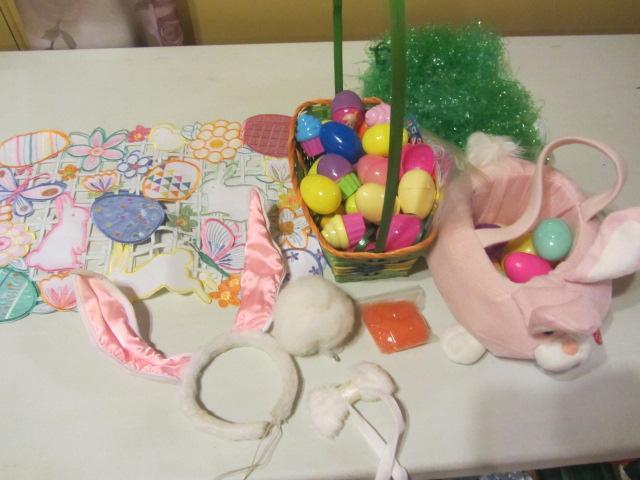 lot 304 image: Easter Placemats & Baskets