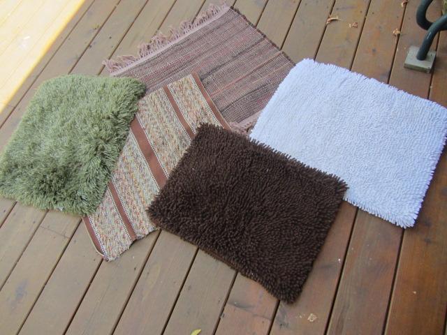 lot 311 image: Area Throw Rugs