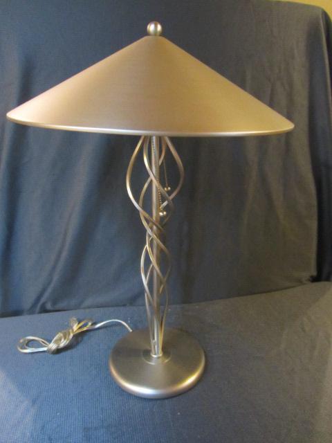 lot 53 image: Table Lamp
