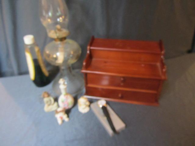 lot 54 image: Dresser Box, Kero Lamp, Angels