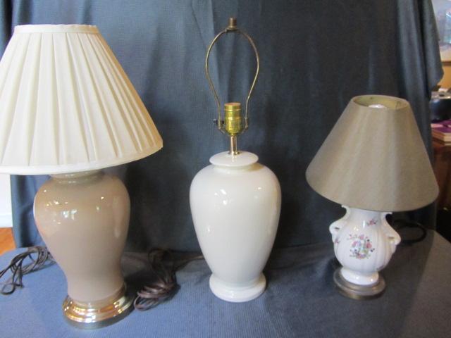lot 62 image: Dresser Lamps With Vintage