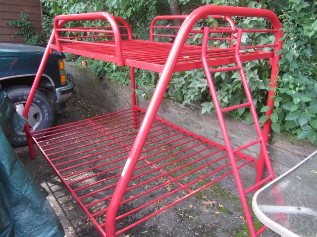 lot 99 image: Bunk Bed - Twin & Full